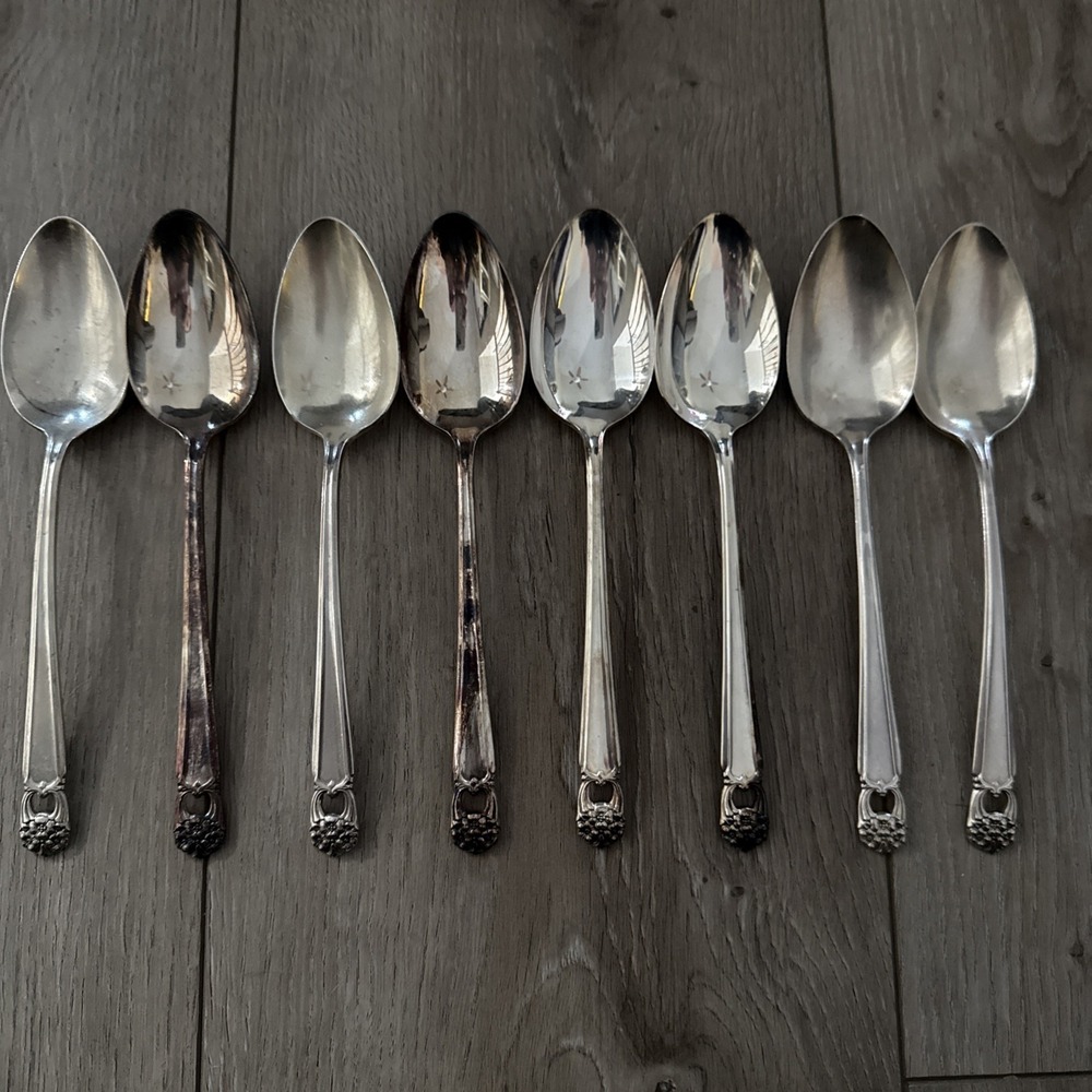 8 Rogers International ETERNALLY YOURS Silverplate Place/Oval Soup Spoons 7 1/4"